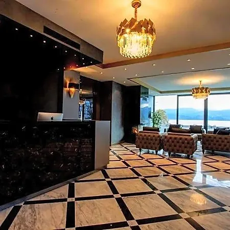 Del Luxury By Saracoglu